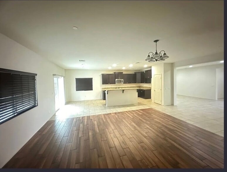 Building Photo - 14245 Tierra Del Sur St