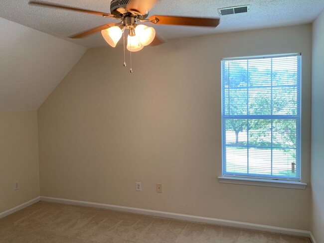 Building Photo - Three bedroom two bath duplex in Wescott P...