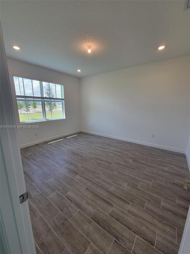 Building Photo - 1689 Whistlegrass Ln