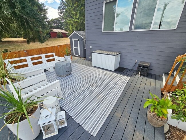 Building Photo - 5590 Mountain Quail Dr S