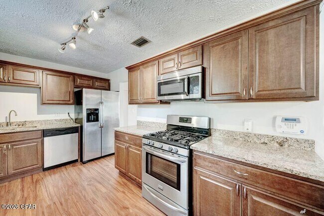 Building Photo - 108 N Marie Dr