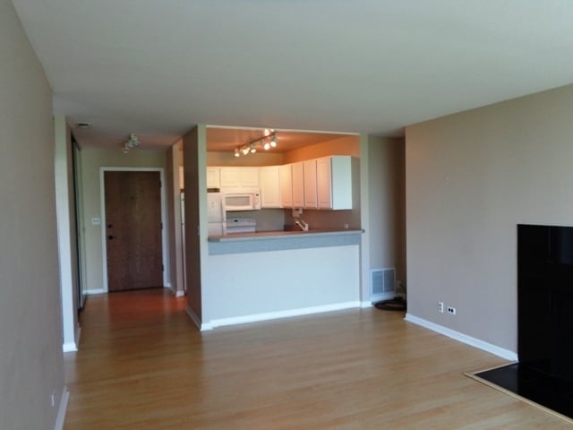 Building Photo - 5810 Oakwood Dr