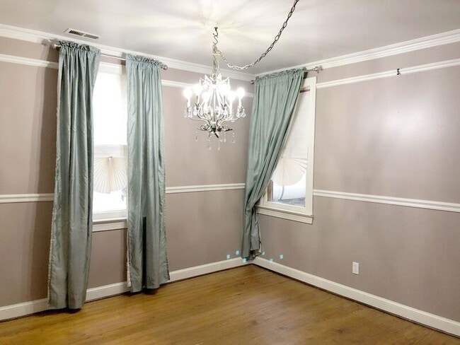 Building Photo - 226 Charles St