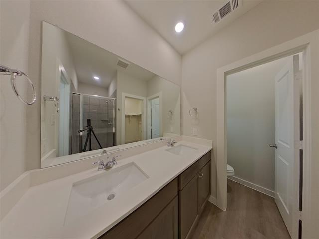 Building Photo - 8221 Brookhaven Dr