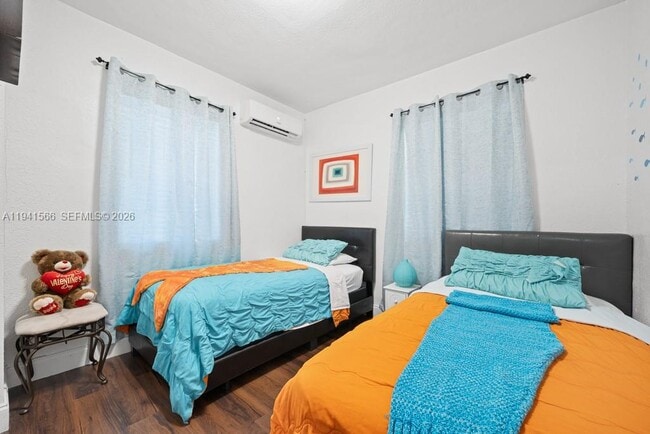 Building Photo - 445 SW 62nd Ct