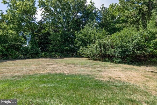 Building Photo - 14 Yorktown Ct