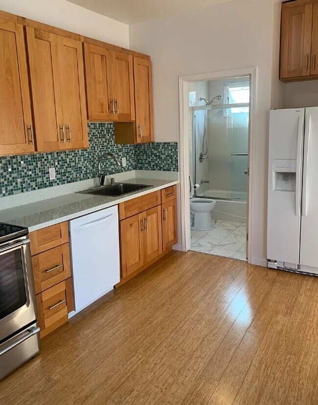 Building Photo - 2740-2746-2746 Harrison St