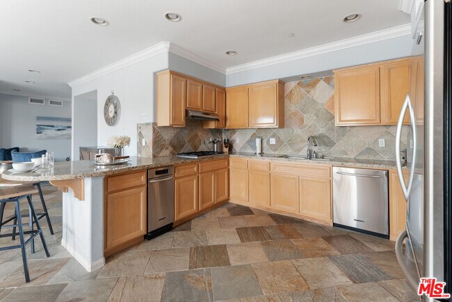 Building Photo - 4320 Tradewinds Dr