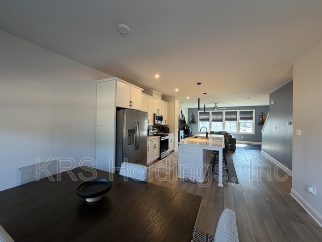 Building Photo - 2027 Melbourne St