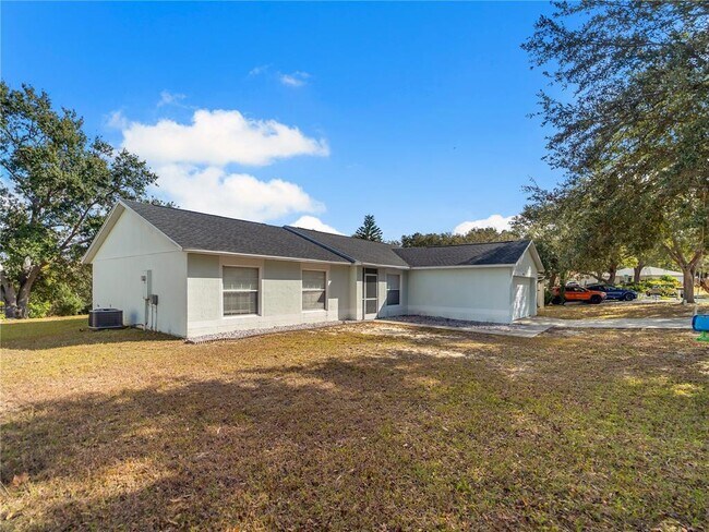 Building Photo - 15405 Margaux Dr