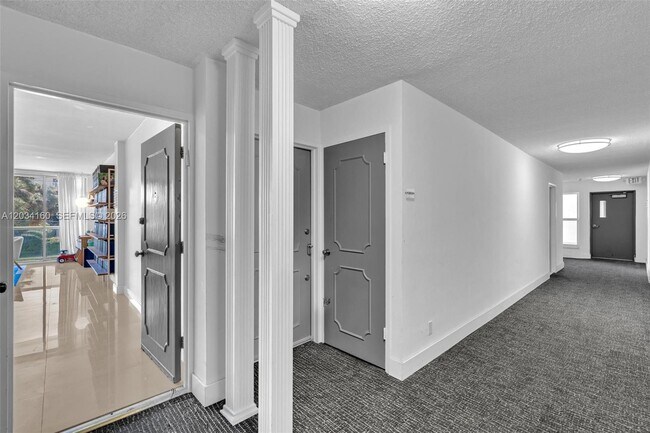 Building Photo - 9381 E Bay Harbor Dr