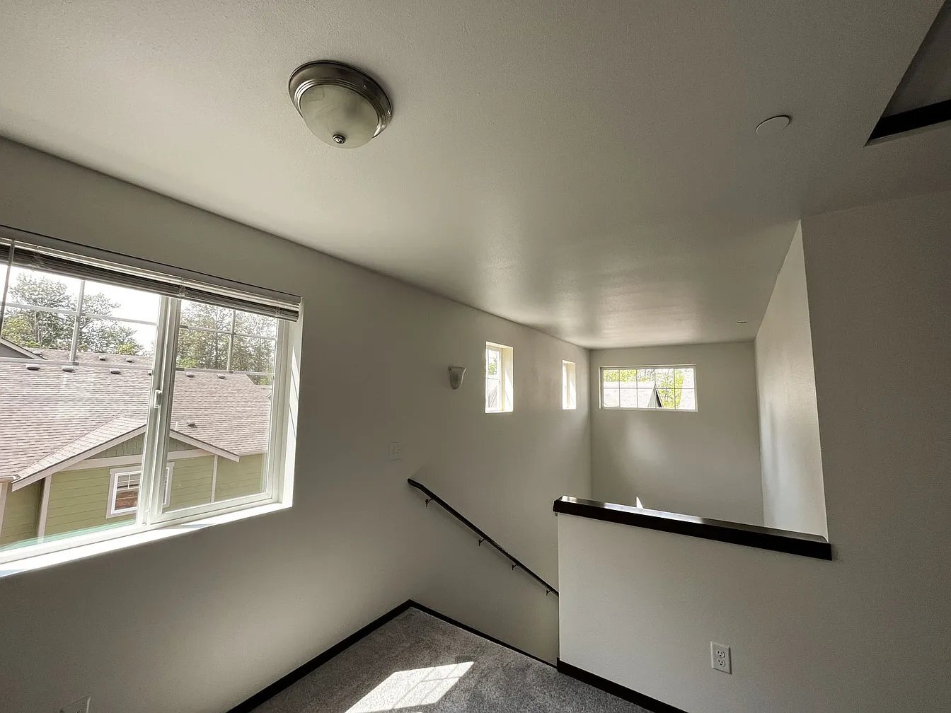 Building Photo - 703 Kodiak Ln