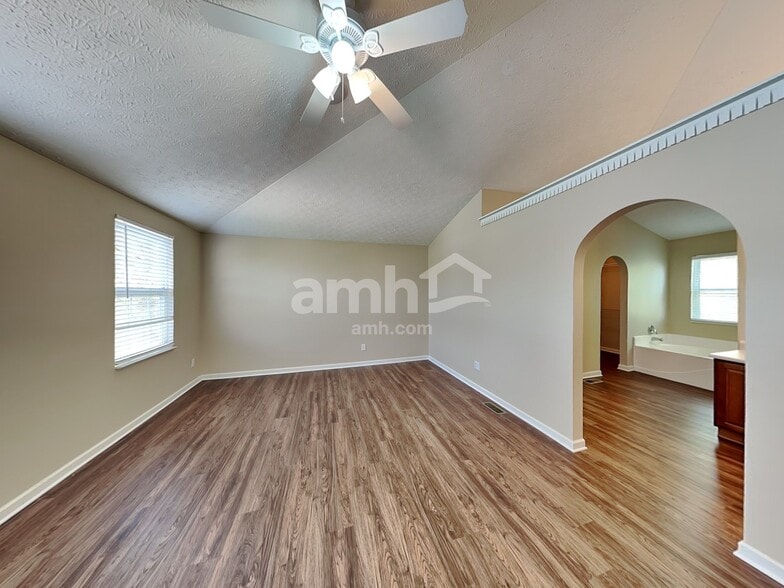 Building Photo - 35 Langtree Dr