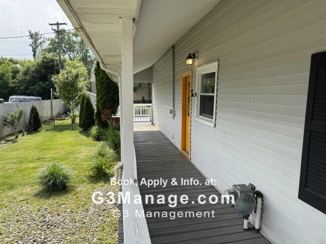 Building Photo - 407 N Reese St