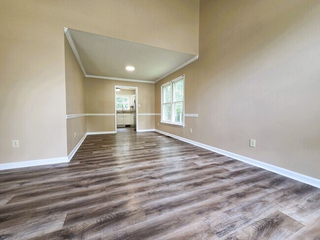 Building Photo - Well maintained 2 story home in Providence Creek Subdivision