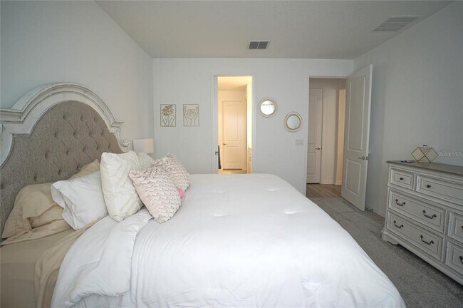 Building Photo - 12905 Brookside Moss Dr