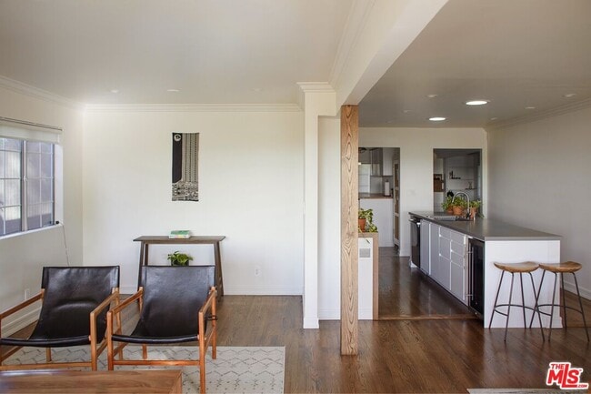 Building Photo - 1112 Montecito Dr