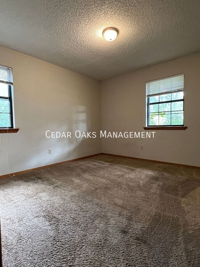 Building Photo - 300 S Ozark St