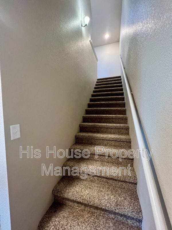 Building Photo - 6939 4th St Rd