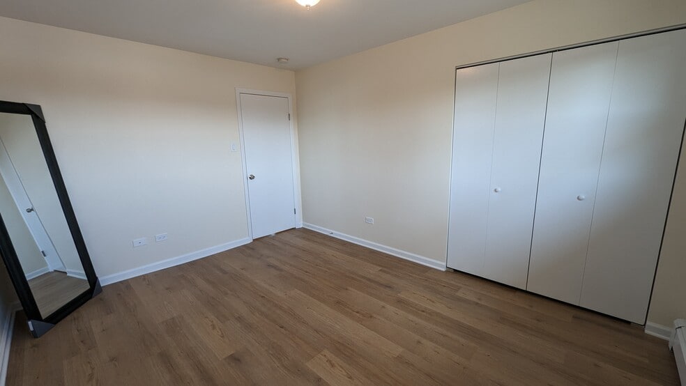 Building Photo - 14475 Jefferson Ave