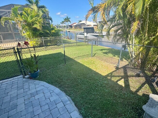 Building Photo - 1410 Vía Milanese