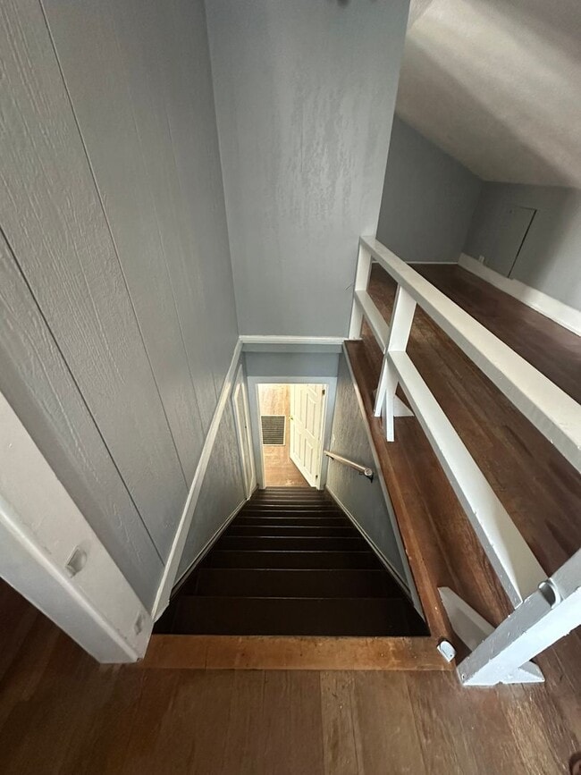 Building Photo - 3 Bedroom House with basement