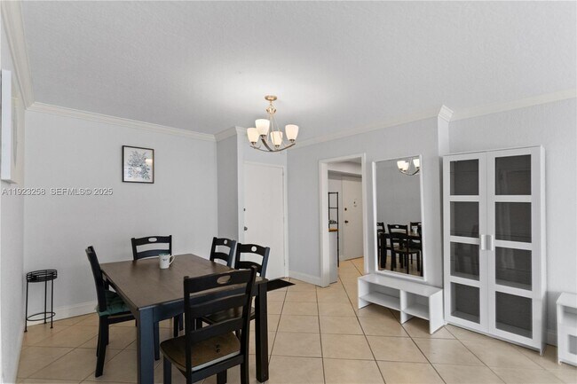 Building Photo - 2030 S Ocean Dr