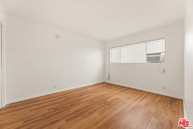 Building Photo - 1608 S Bentley Ave