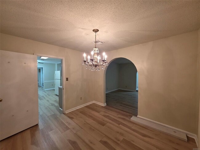 Building Photo - 4254 Lawnwood Dr