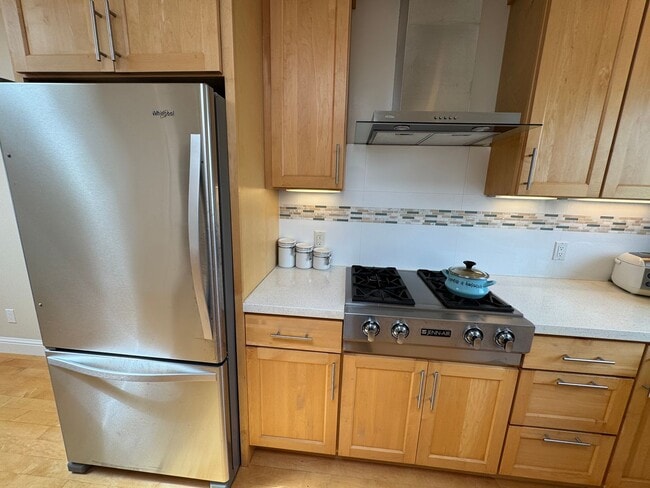 Building Photo - Single Family Home in Prime Sunset Location!