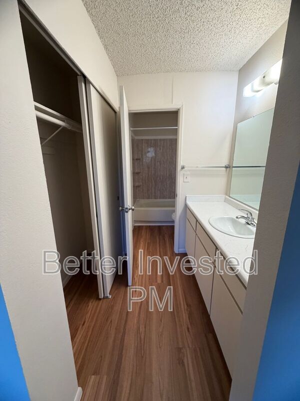 Building Photo - 966 Marlene St