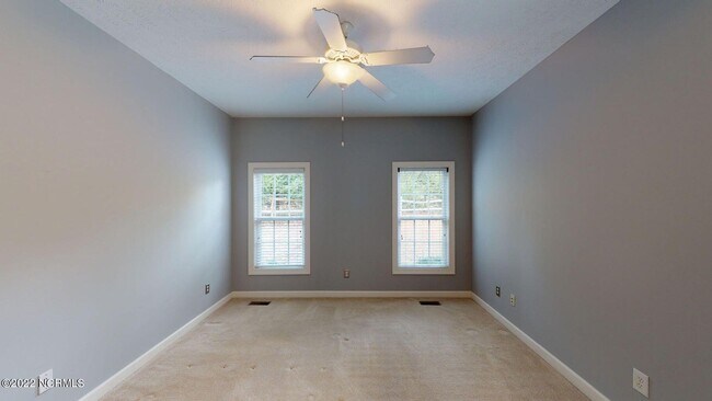 Building Photo - 11 Lassiter Ln