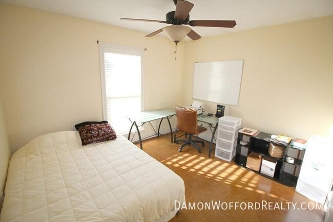 Building Photo - 614 Oak Park Cir