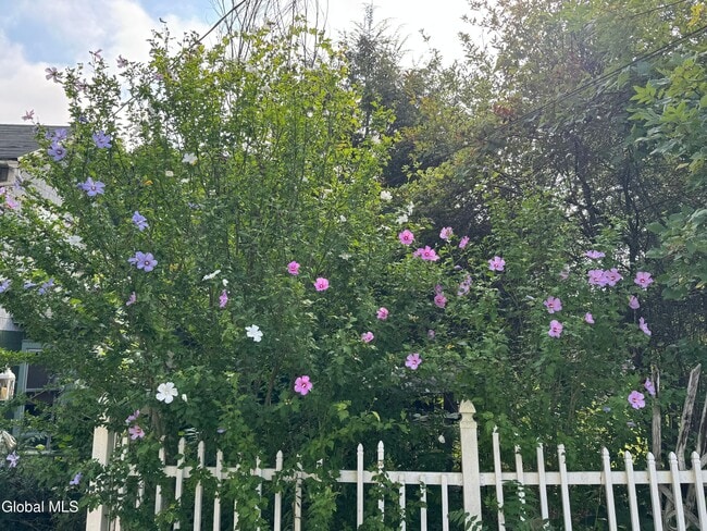 Building Photo - 2970 Salisbury Pl