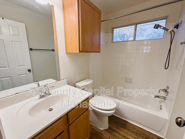 Building Photo - 320 Peanut Dr