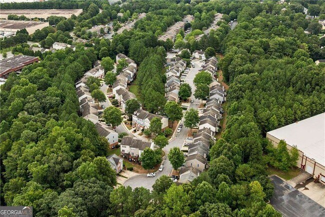 Building Photo - 4100 Howell Park Rd