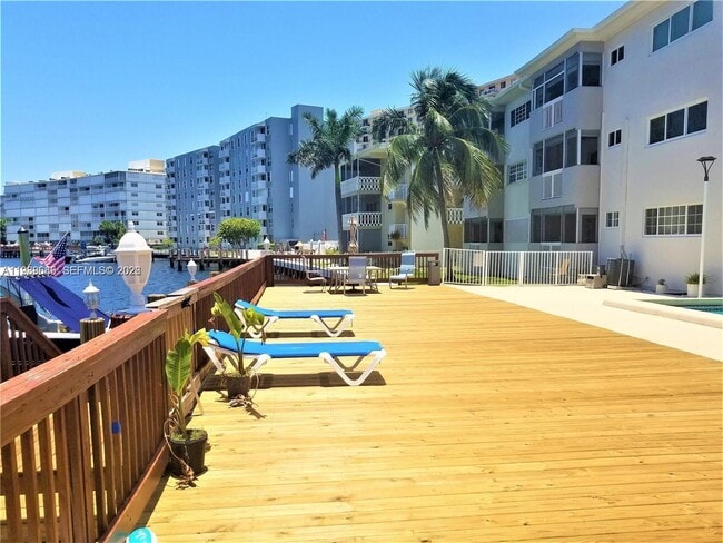 Building Photo - 462 Golden Isles Dr