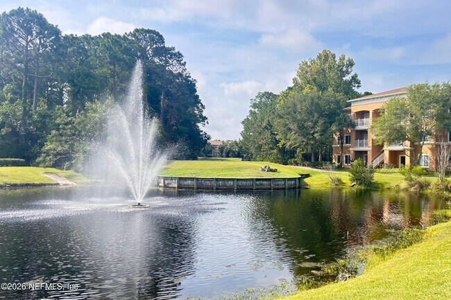 Building Photo - 610 Fairway Dr
