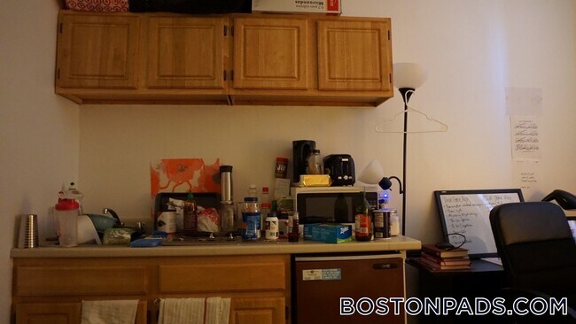 Building Photo - 854 Beacon St