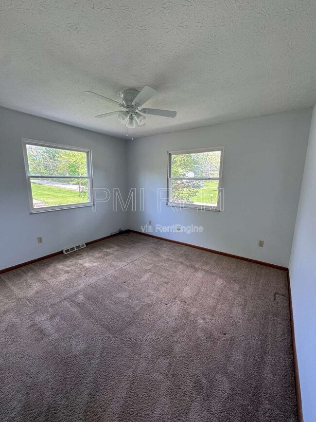 Building Photo - 4020 Vira Rd