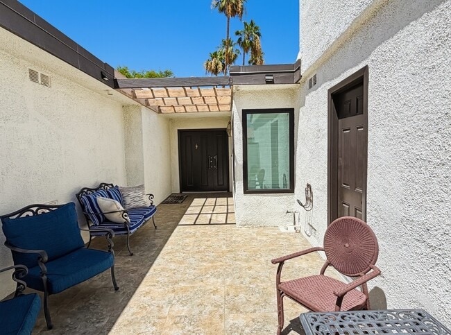 Building Photo - 70 Durango Cir