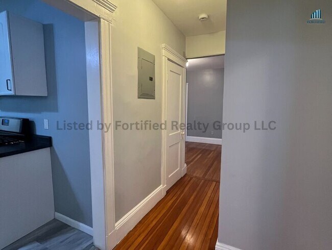 Building Photo - 142 Washington St