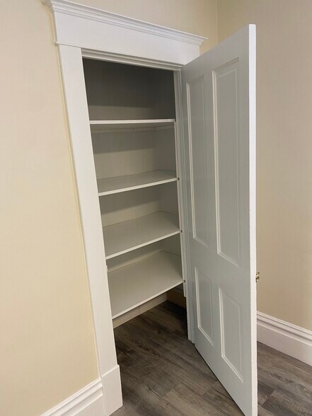 Pantry - 358 Kingwood St