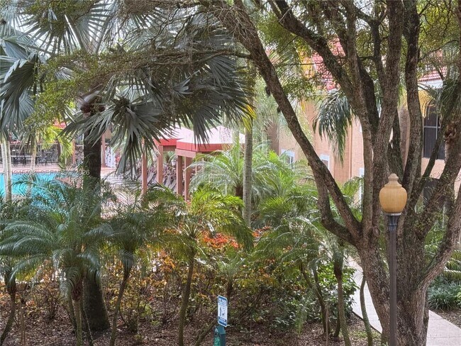 Building Photo - 10441 SW 156th Ct