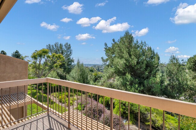 Building Photo - 2579 Caminito Muirfield