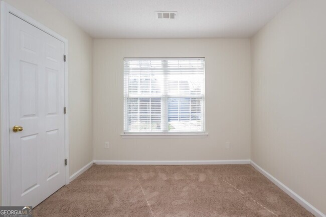 Building Photo - 118 Bainbridge Ct