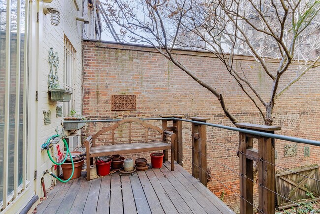 Building Photo - 209 1st Ave