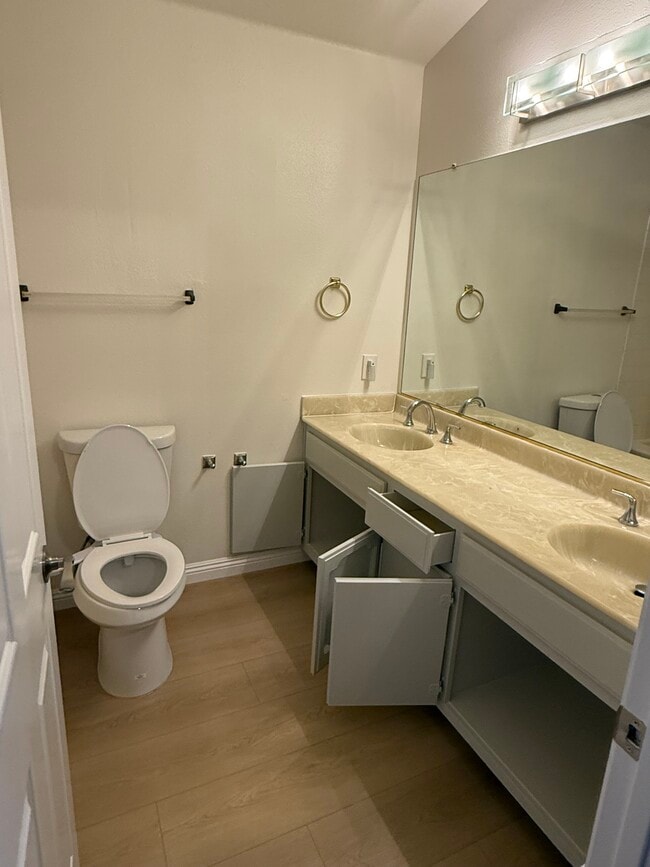 Building Photo - 2466 Robert Rd