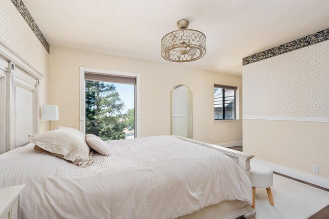 Building Photo - 14215 Killarney Dr