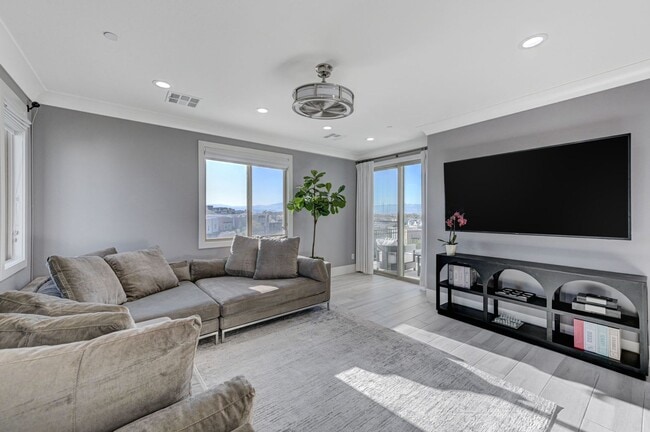 Building Photo - Distinctive Fully Furnished Estate in The Canyons!